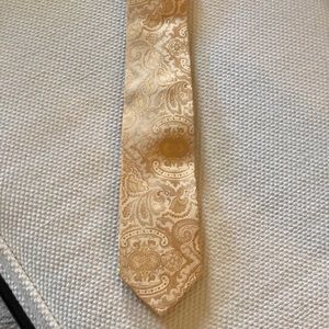 Joseph Abboud Men’s 100% Silk Tie